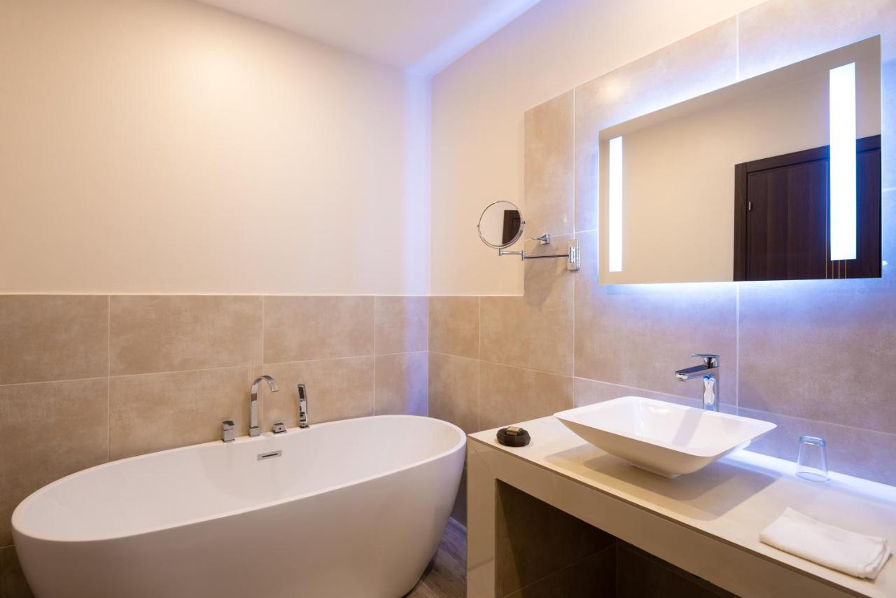 Hotel L'Adresse Dakar Ngoại thất bức ảnh